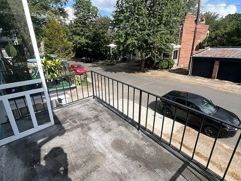 8 N. Auburn Ave. — Photo 30