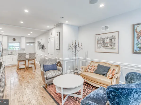 2337 Fernon St, Philadelphia, PA 19145