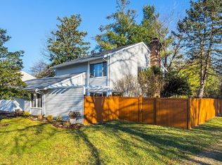 602 Sugarland Run Dr, Sterling, VA 20164