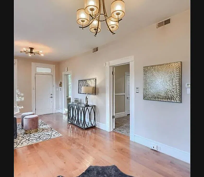3 bed, 2210 sqft, $3,200 — Photo 4