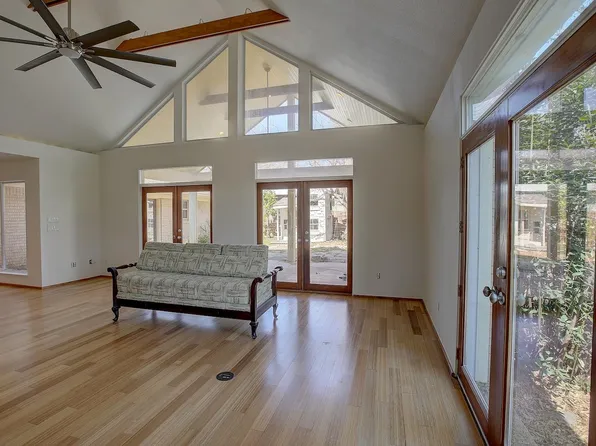 1607 S Elm St, Georgetown, TX 78626