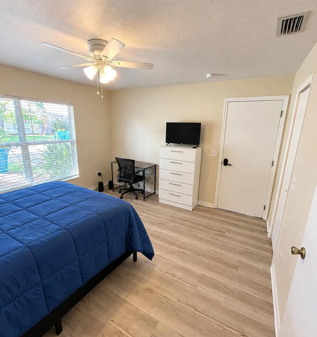 2 bed, 2.0 bath, 1100 sqft, $1,507 — Photo 2