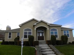 1295 Chardonnay Dr, Richland, WA 99352