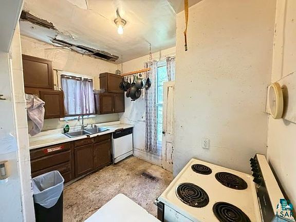 2nd image of 101 E 4th St