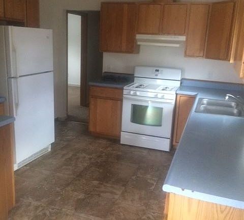2nd image of 1410 Kemp St