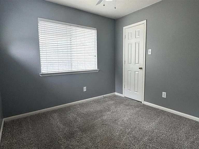 4243 Daisy Meadow Dr — Photo 11