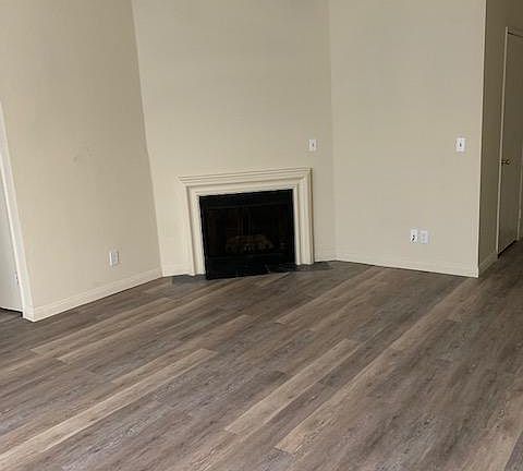 4th image of 1931 Overland Ave #203