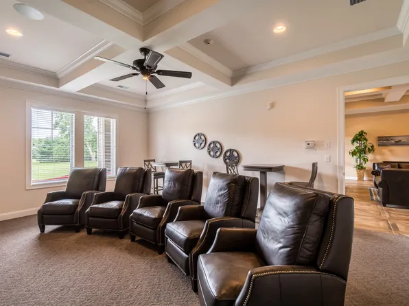 Bayside Country Club Apartments