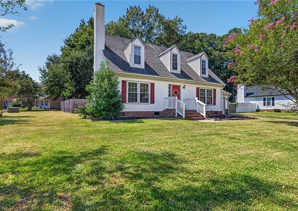 1st image of 811 Haskins Dr