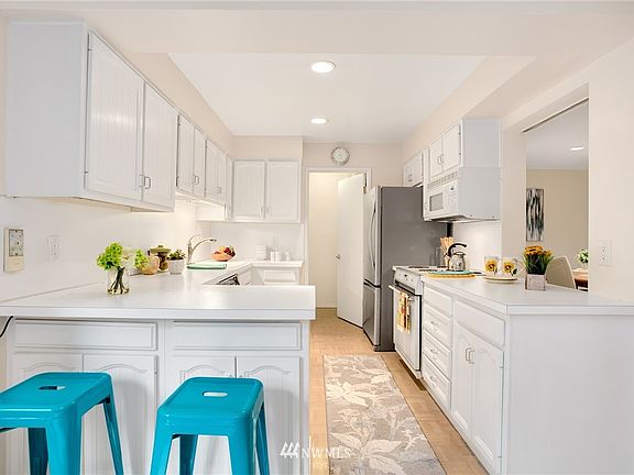 2nd image of 6514 Park Point Way NE #B 102