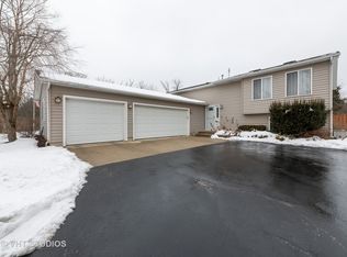 25110 W Columbia Bay Rd, Lake Villa, IL 60046