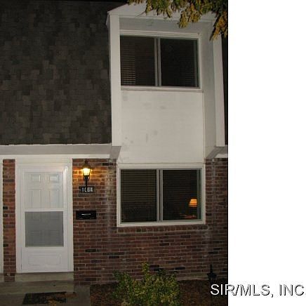 Front View of 1064 Lafayette