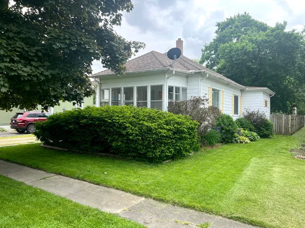 313 W Delaware St, Dwight, IL 60420