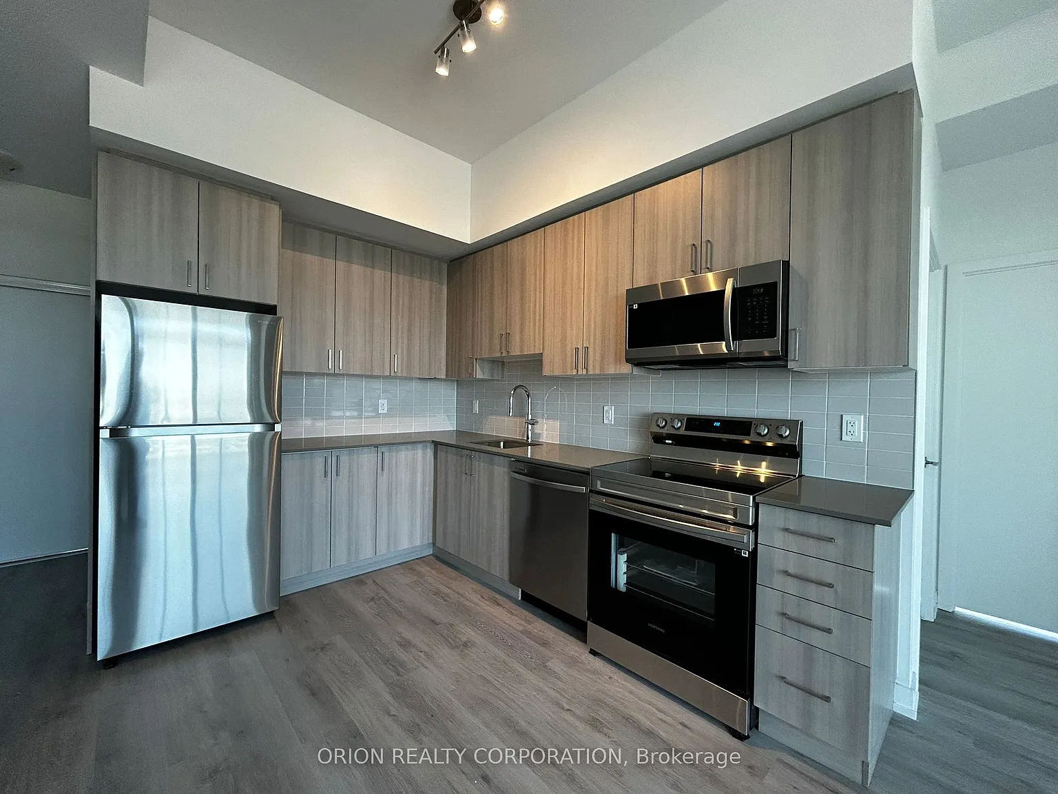 2 bed, $2,800 — Photo 2