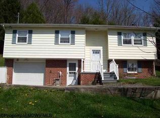 105 Rr 2, Grafton, WV 26354
