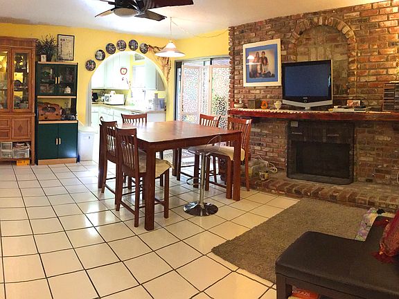 Cozy Family Room & Fireplace