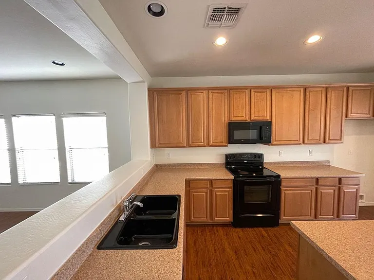 18235 N Alicia Ct — Photo 6
