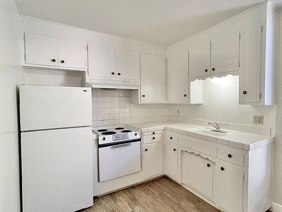 3rd image of 2409 Q St APT 7