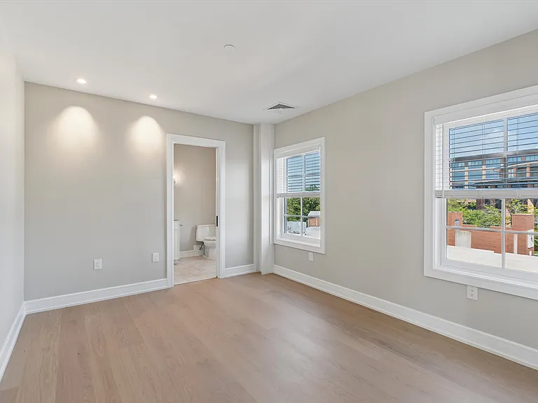 2nd bedroom w/ on-suite bathroom