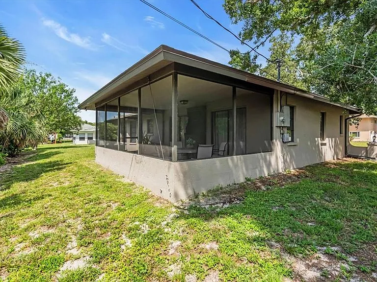 331 Burke Rd — Photo 27