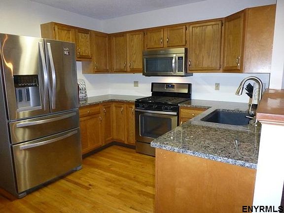 3rd image of 63 Westbury Ct