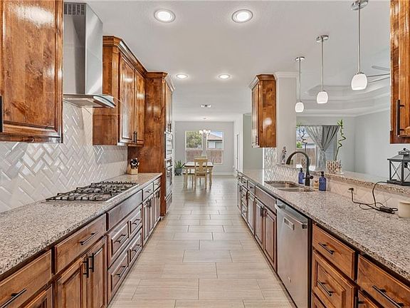 4th image of 7702 Dove Hollow Dr
