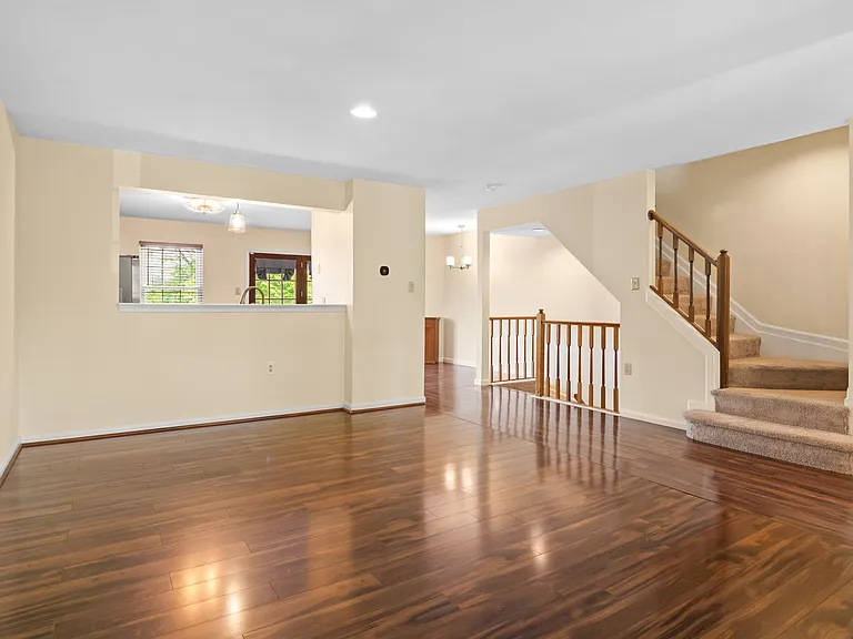 26 Wessex Ct — Photo 3