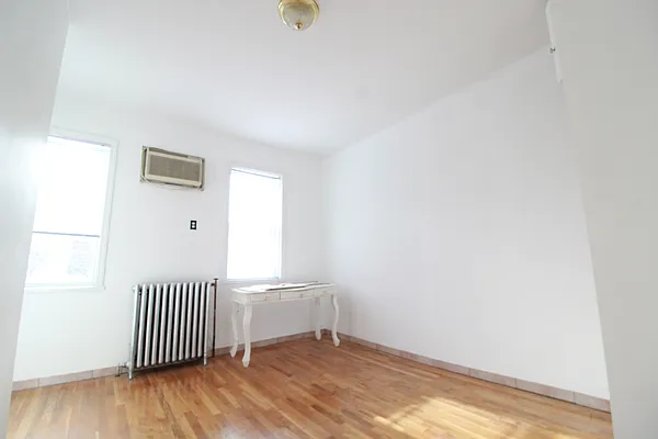 Rented by New York Realty Minimax Inc | media 14