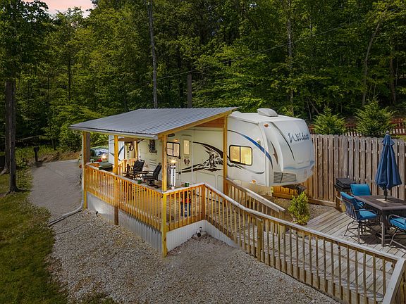 3rd image of 108 Spirit View Lake Dr