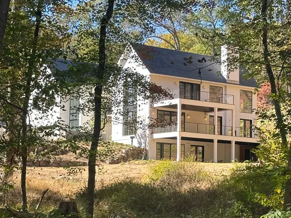 1455 Baptist Church Rd, Yorktown Heights, NY 10598