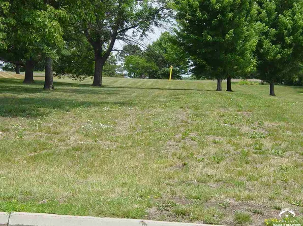 2110 Greenbrier Dr, Lawrence, KS 66047