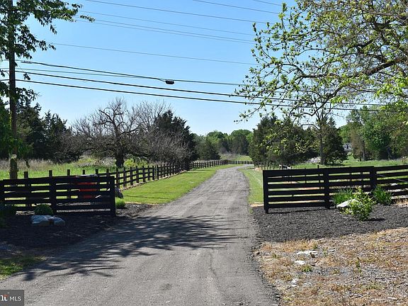 2nd image of 16621 Lappans Rd