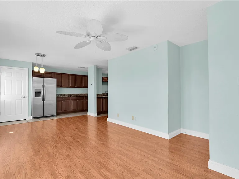Coquina Key Dr SE — Photo 8