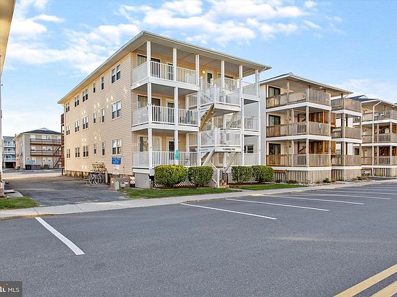 2nd image of 9 140th St Unit 3W