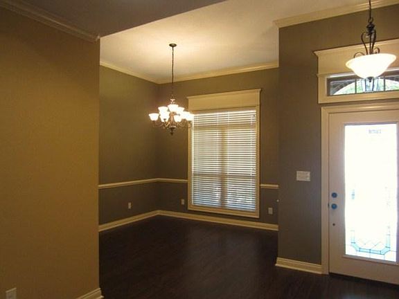 2nd image of 7512 Palisades Dr