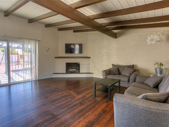 3rd image of 2109 W Oakey Blvd