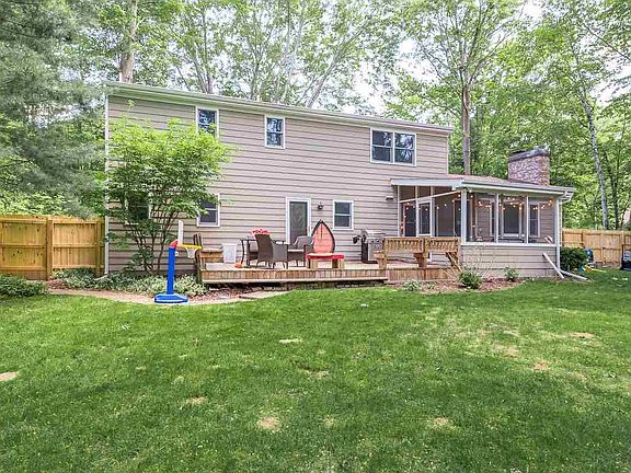 4th image of 3809 Wintergreen Dr