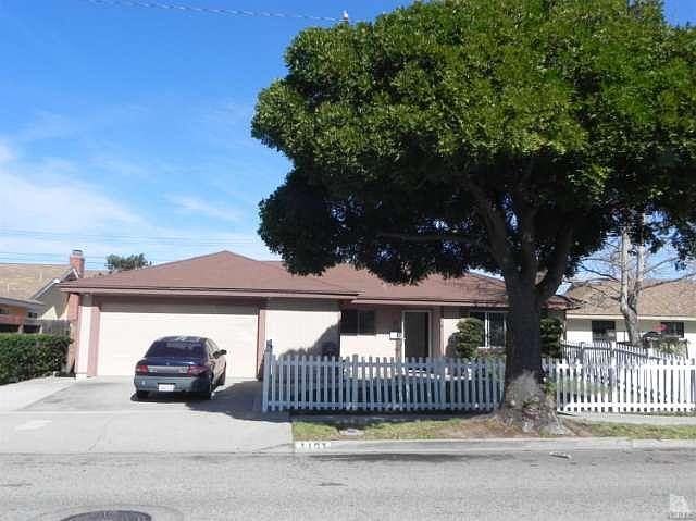 2nd image of 1101 Ivywood Dr