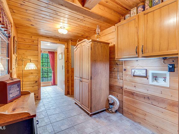 40th image of 147 Britton Ln