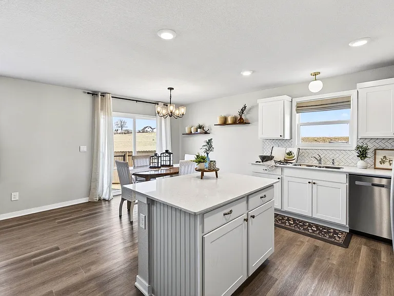 9438 Reynolds St — Photo 3