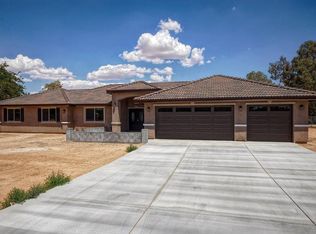13695 Rincon Rd, Apple Valley, CA 92308