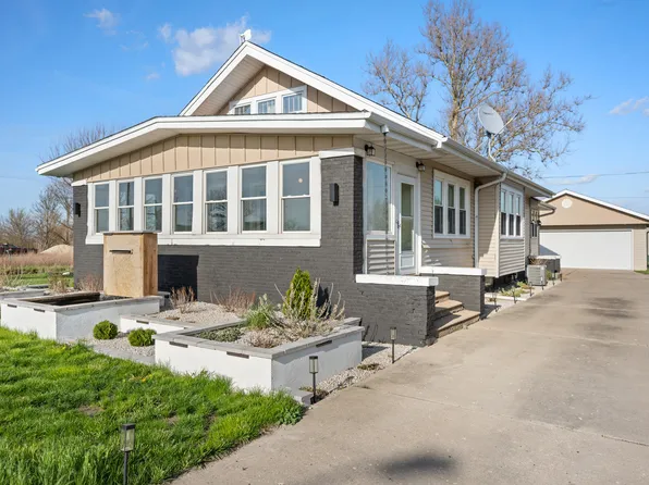 32462 White St, Kirkland, IL 60146