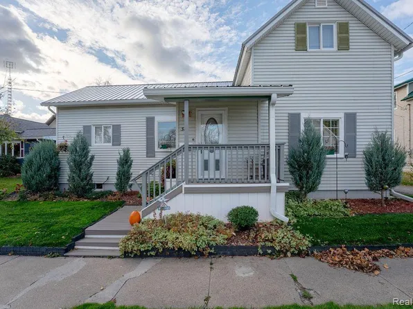 310 Hancock St, Manistee, MI 49660