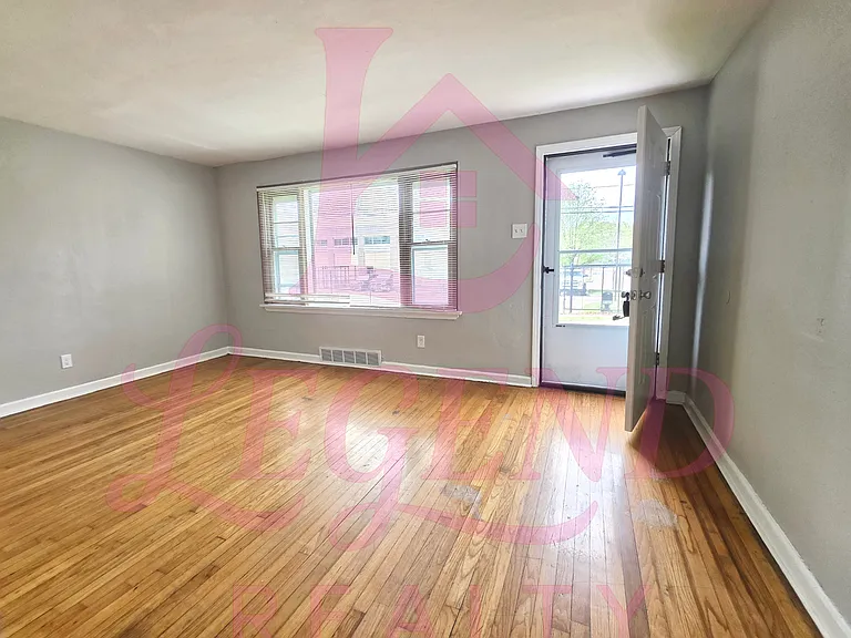 6214 Jefferson Ave — Photo 2