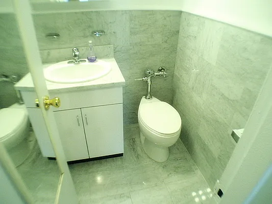Rented by City Connections Realty | media 3