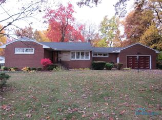 606 Brookside Dr, Swanton, OH 43558