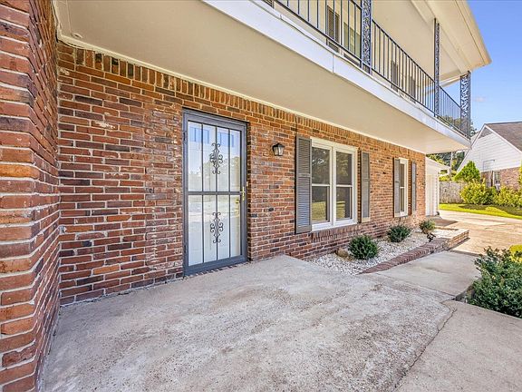 3rd image of 1435 Blueberry Dr