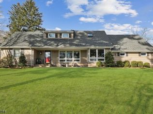 41 Pheasant Hill Dr, Bernardsville, NJ 07924