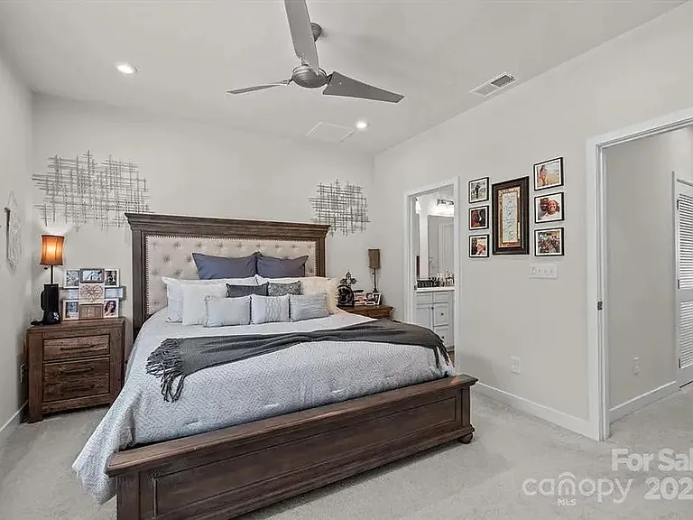 912 Broad River Ln — Photo 13