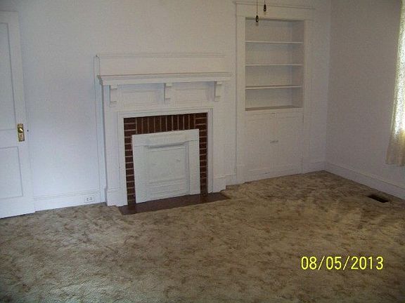 4th image of 400 Stevens Ave